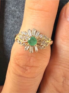 Vintage 1980s Ballerina 10kt Gold Emerald &  Diamond  Cluster Ring ACC8 .95.ctw
